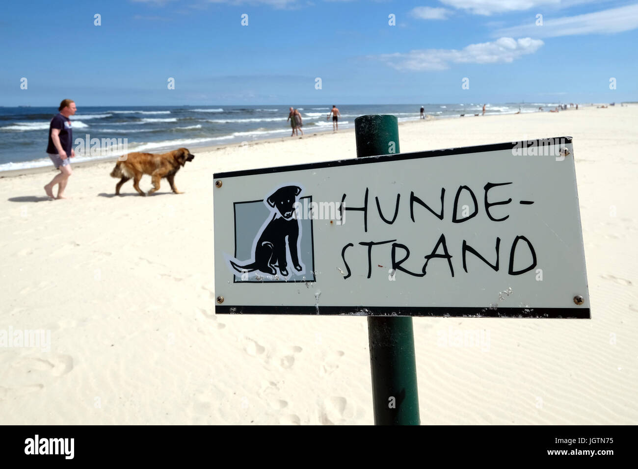 Schild steht "Hunde-Strand" (Hunde-Strand), Haustiere erlaubt Strand auf der Insel Spiekeroog, Deutschland Stockfoto