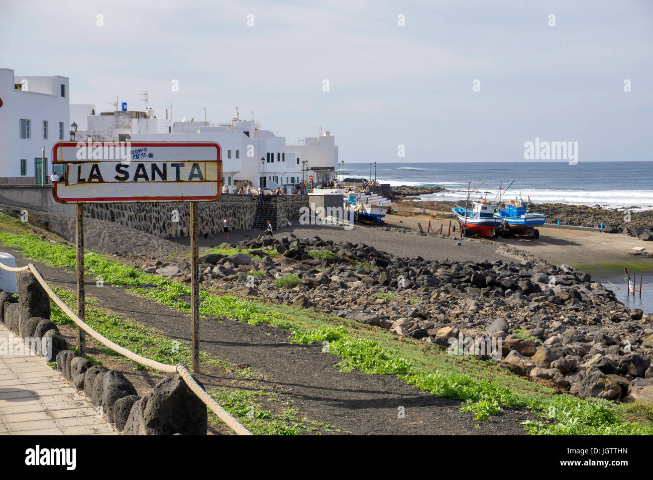 Stadt Schild am Eingang zum Dorf La Santa an der Nordküste der Insel Lanzarote, Kanarische Inseln, Spanien, Europa Stockfoto