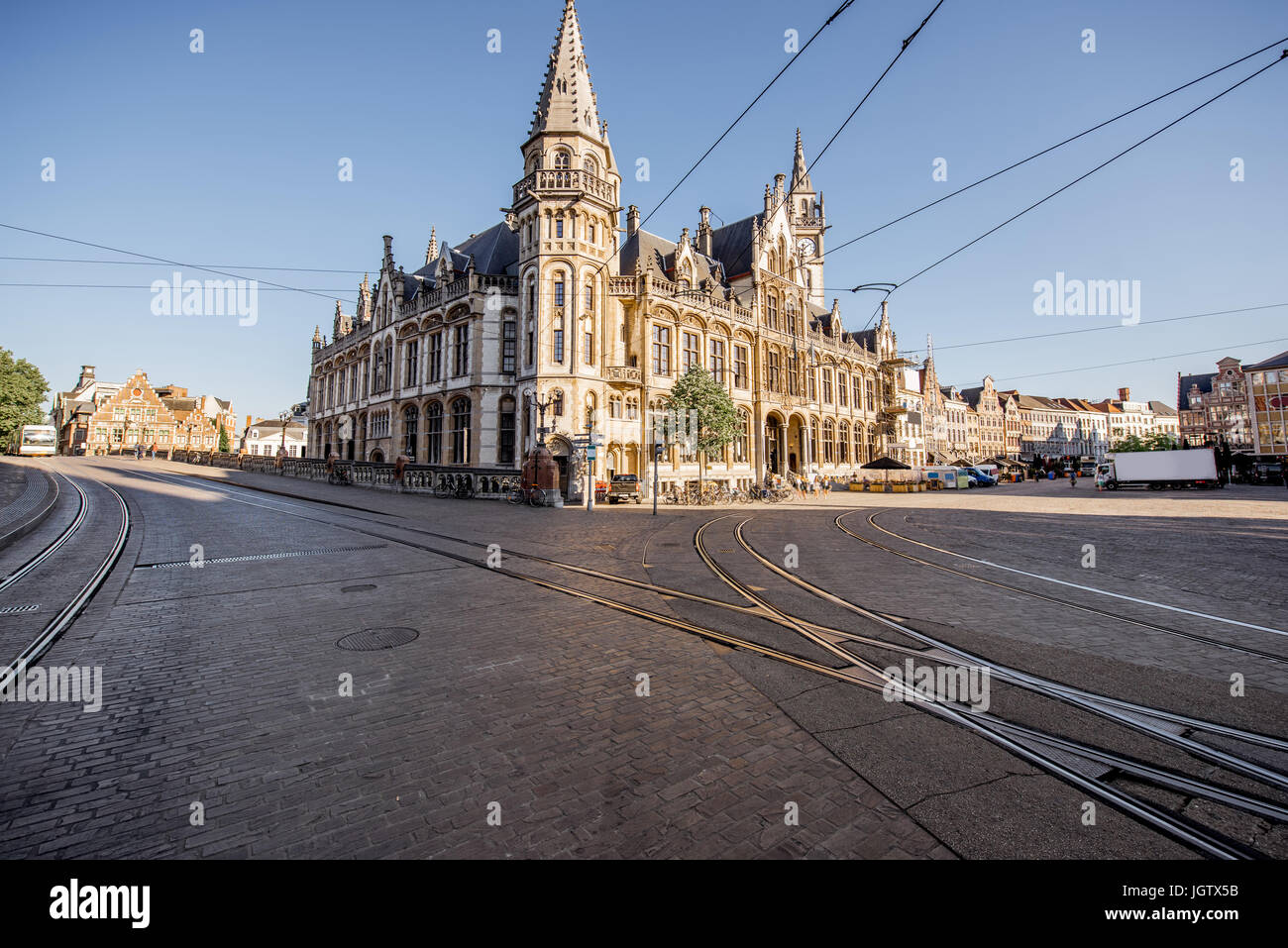 Stret Blick auf das Postgebäude im Laufe des Vormittags in der Stadt Gent, Belgien Stockfoto