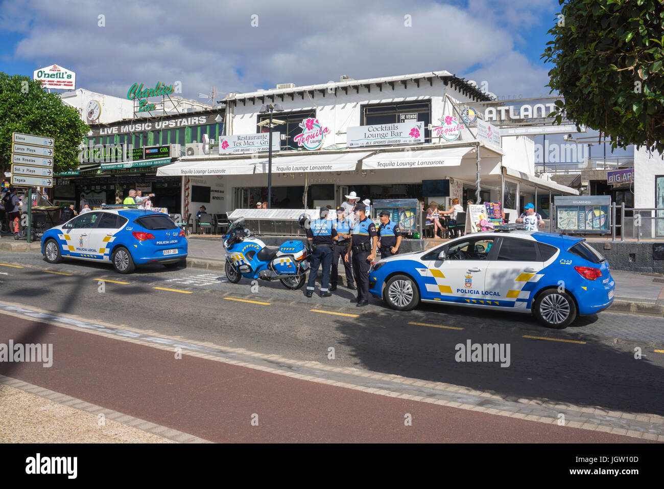 Polizei an der Promenade Avenida de las Playas, auch als Kunststoff Meile bekannt, Puerto del Carmen, Lanzarote, Kanarische Inseln, Spanien, Europa Stockfoto