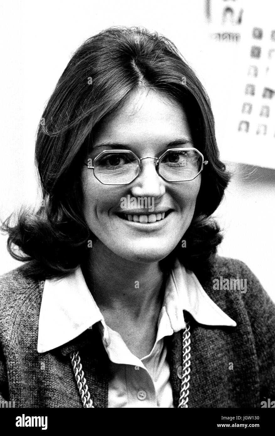 Schultern-Up Portrait von Elaine Ewing, Vorstandsmitglied der Frauen von der Johns Hopkins Hospital, 1970. Stockfoto