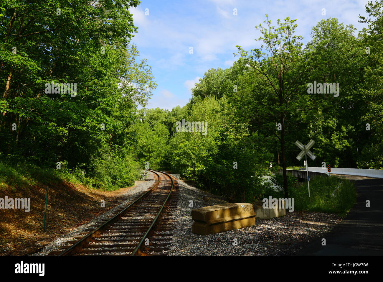 Blick entlang der eingleisigen Abschnitt von Maryland Binnenländisches Gleis in der Nähe von Finksburg, Maryland, USA Stockfoto