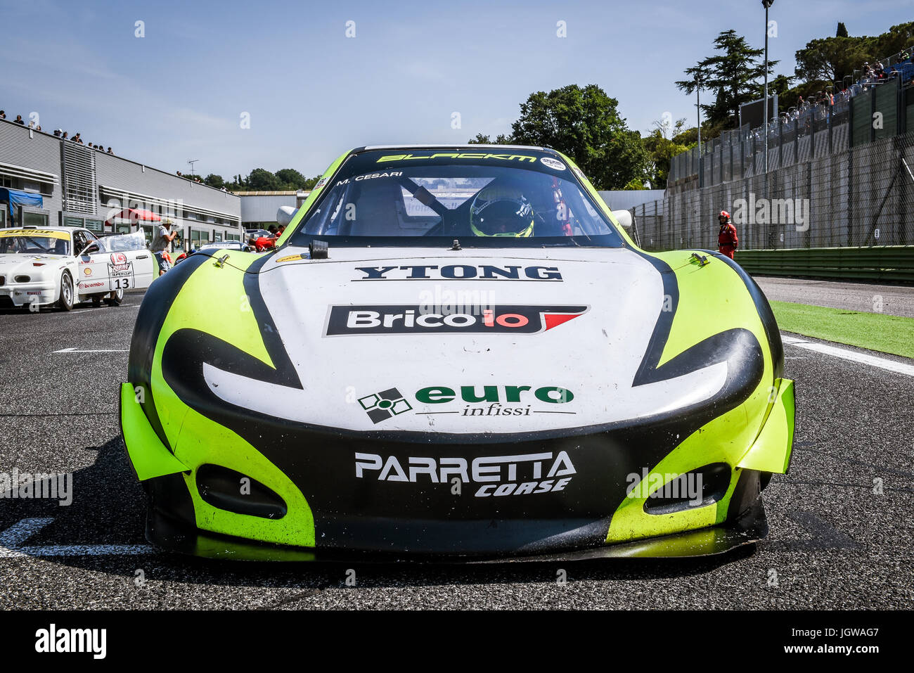 Italienischen Super Cup, schwarz M Auto Prototyp Frontansicht zu Raster, Mauro Cesari Konstruktor und Treiber Stockfoto