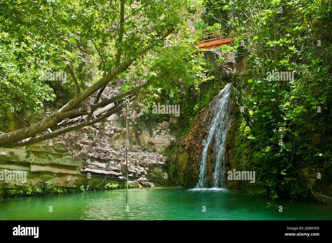 Adonis-Bäder-Wasserfall mit Seilspringen, Zypern Stockfoto