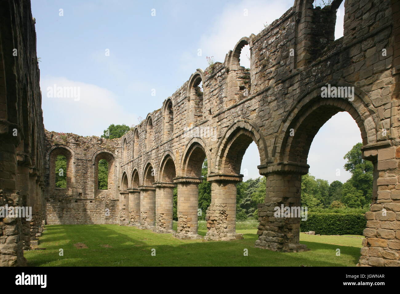 Buildwas Abbey, Shropshire, Kirchenschiff auf Nord-West Stockfoto