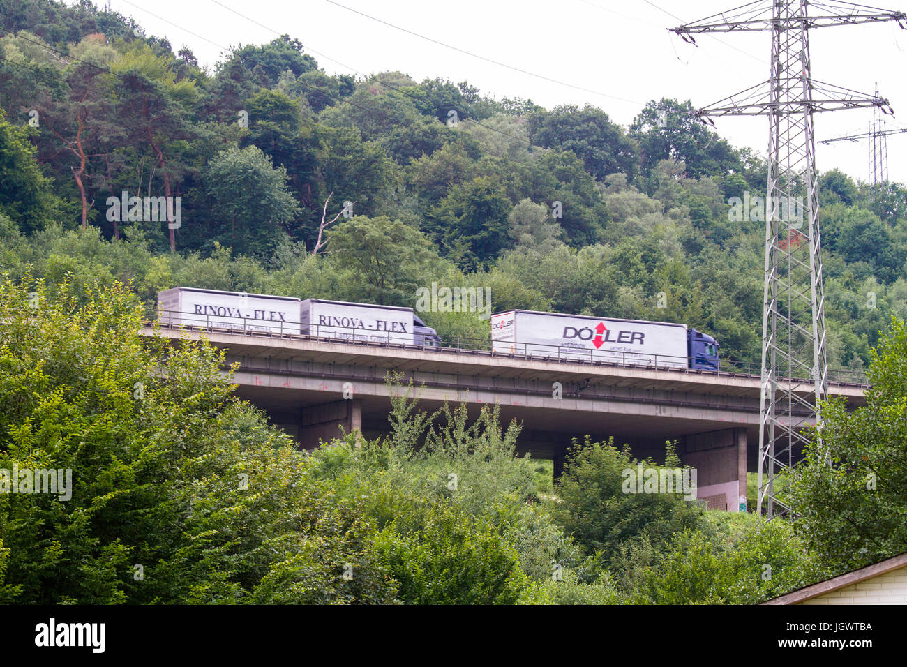 Europa, Deutschland, Ruhrgebiet, Brücke der Autobahn A 1 in Wetter-Volmarstein, die Brücke muss abgerissen und wieder aufgebaut. Stockfoto