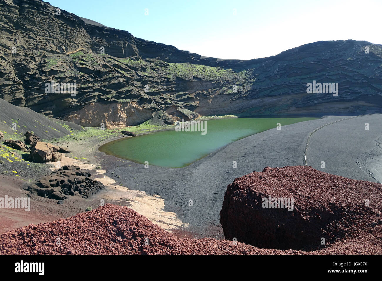 Charco de Los Clicos, grüner lagunensee bei El Golfo, Lanzarote, Kanarische Inseln, Europa | Charco de Los Clicos, grüne Lagune See bei El Golfo, Lan Stockfoto