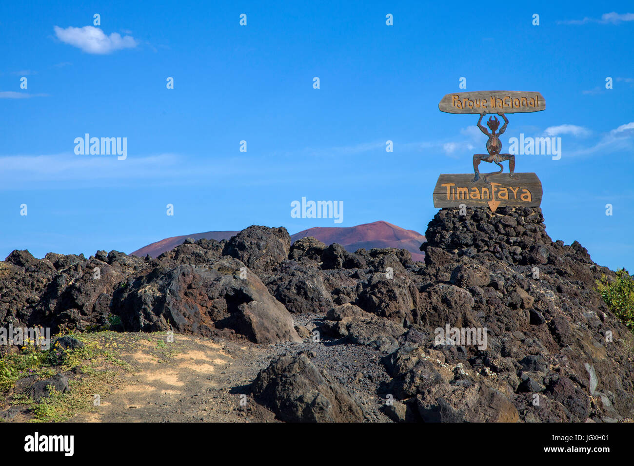 Hinweisschild, anfangs vom Parque Nacional de Timanfaya, entworfen von Cesar Manrique, Nationalpark Timanfaya auf Lanzarote, Kanarische Inseln, Europa | s Stockfoto