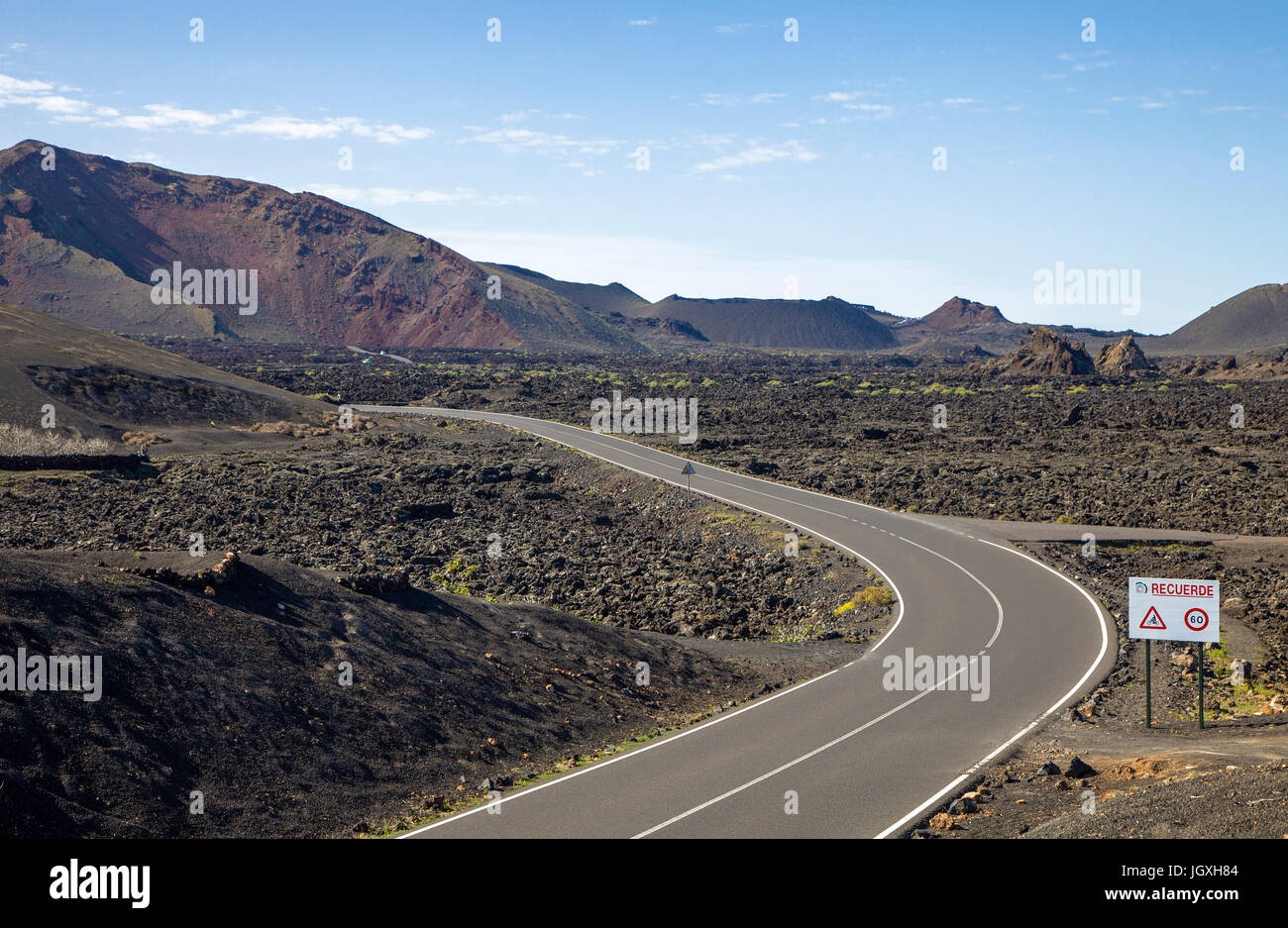 Straße Durch Den Nationalpark Timanfaya, Lanzarote, Kanarische Inseln, Europa | Straße im Timanfaya National Parc, Lanzarote, Kanarische Inseln, Europa Stockfoto