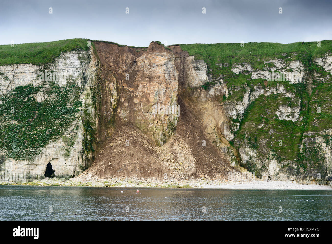 Cliff Erosion Küstenerosion südlich von Bempton Cliffs, UK. Stockfoto