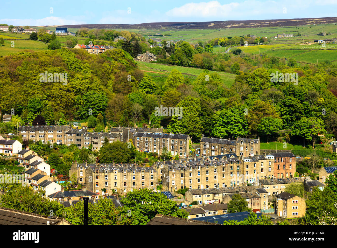 Die steilen Flanken des Calder Valley in Hebden Bridge ist übersät mit terrassenförmig angelegten viktorianischen Gehäuse. Stockfoto