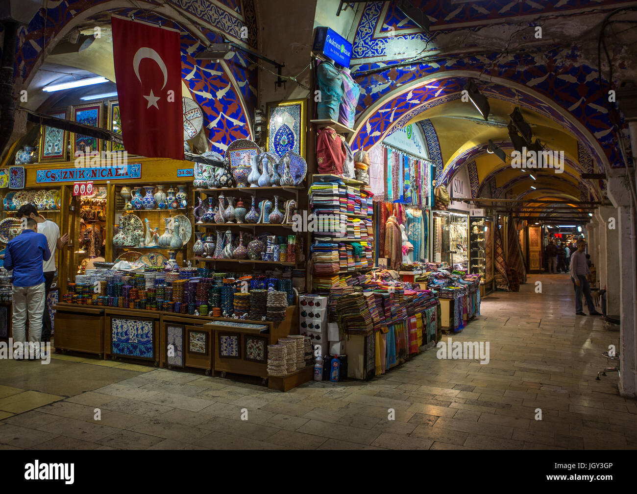 Souvenir-Shop auf dem Basar Beyazit, Istanbul, Türkei Stockfoto