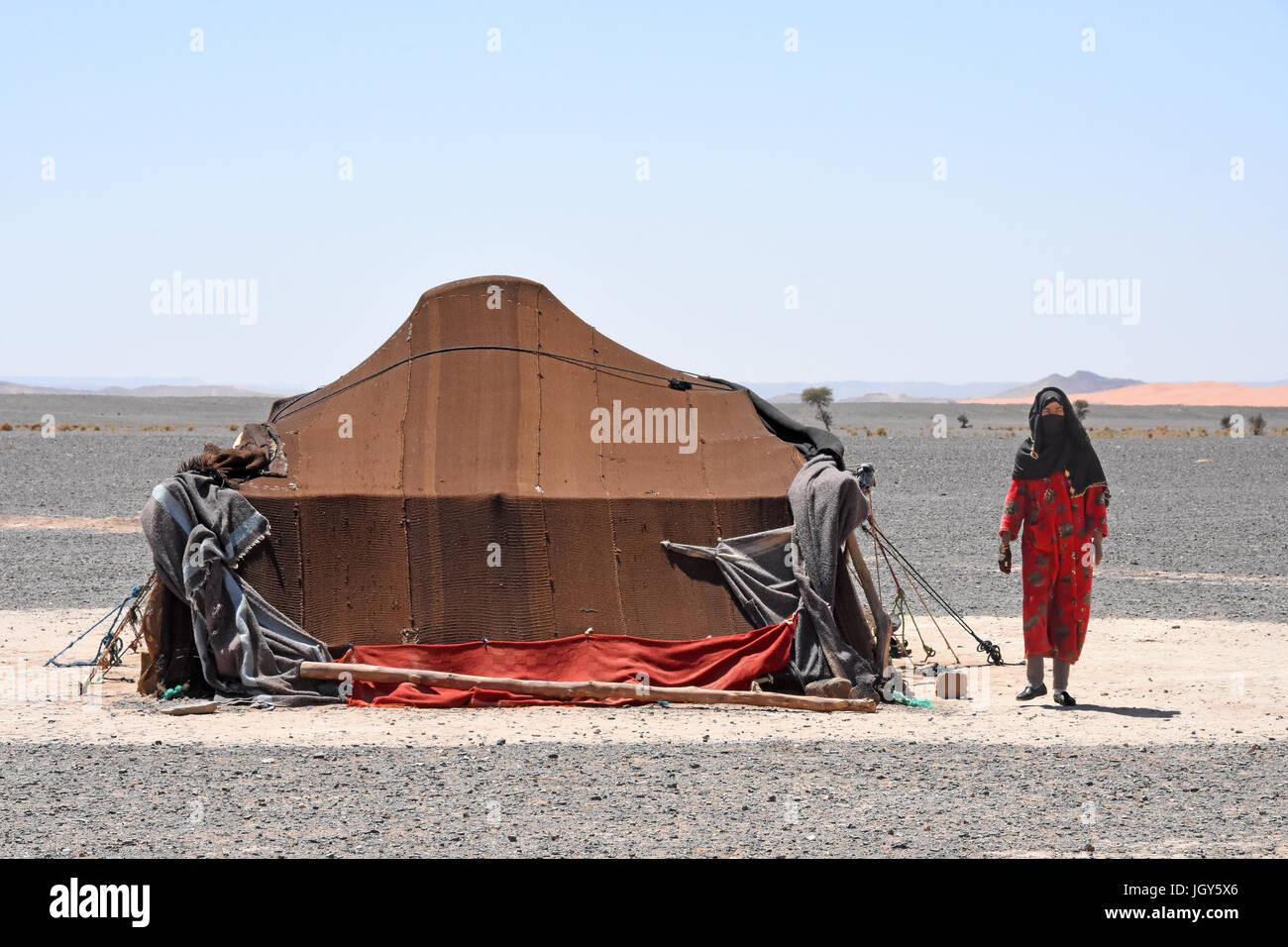 Berber Frau, Nomaden in der Sahara Wüste, Marokko Stockfoto