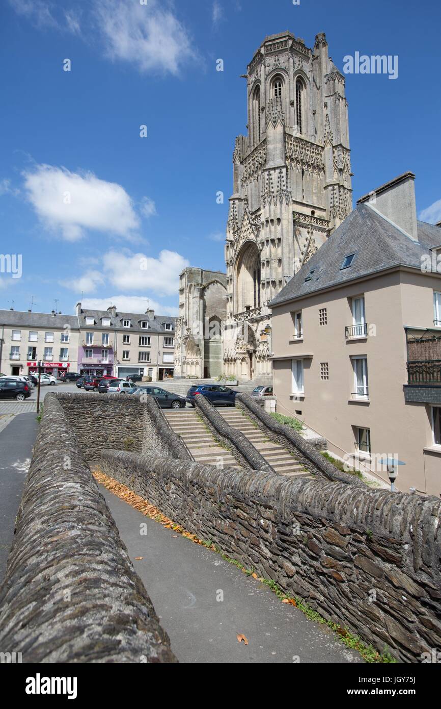 Frankreich, Région Normandie (Ancienne Basse Normandie), Manche, Saint-Lô, Capitale des Ruines Église Notre-Dame, Détruite Puis Reconstruite Après la Seconde Guerre Mondiale Foto Gilles Targat Stockfoto