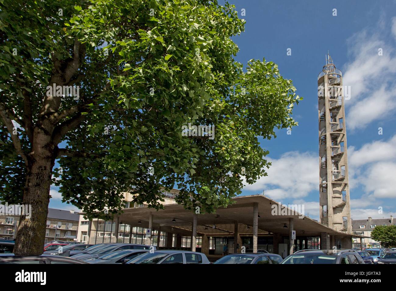 Frankreich, Région Normandie (Ancienne Basse Normandie), Manche, Saint-Lô, Capitale des Ruines, Place du Général de Gaulle, Beffroi Foto Gilles Targat Stockfoto