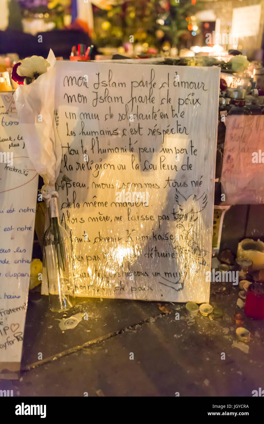 Mon Islam, Islam. Spontane Hommage an die Opfer der Terroranschläge in Paris, den 13. November 2015. Stockfoto