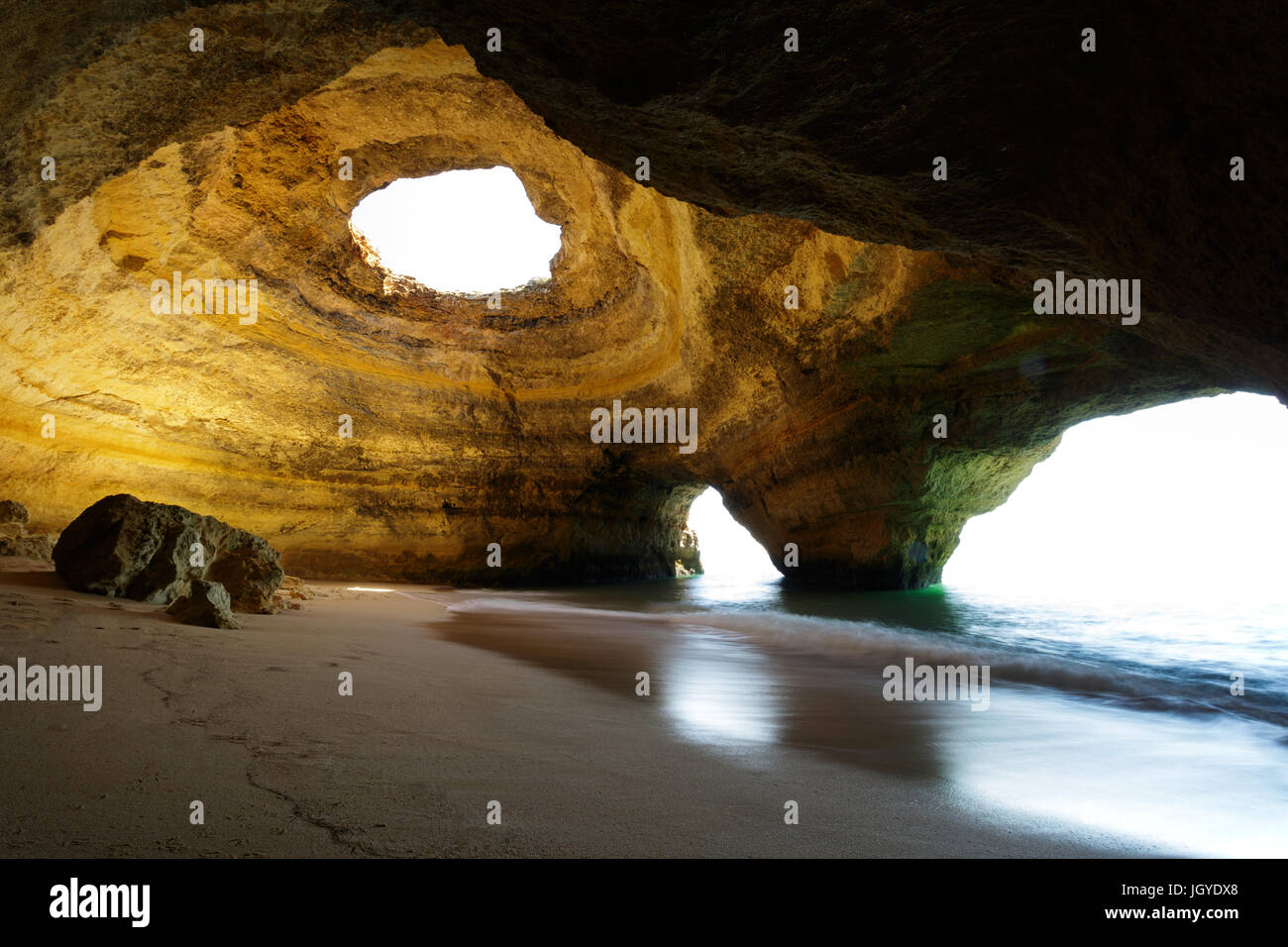 Benagil Höhle, Strand an der Algarve, Portugal. Stockfoto