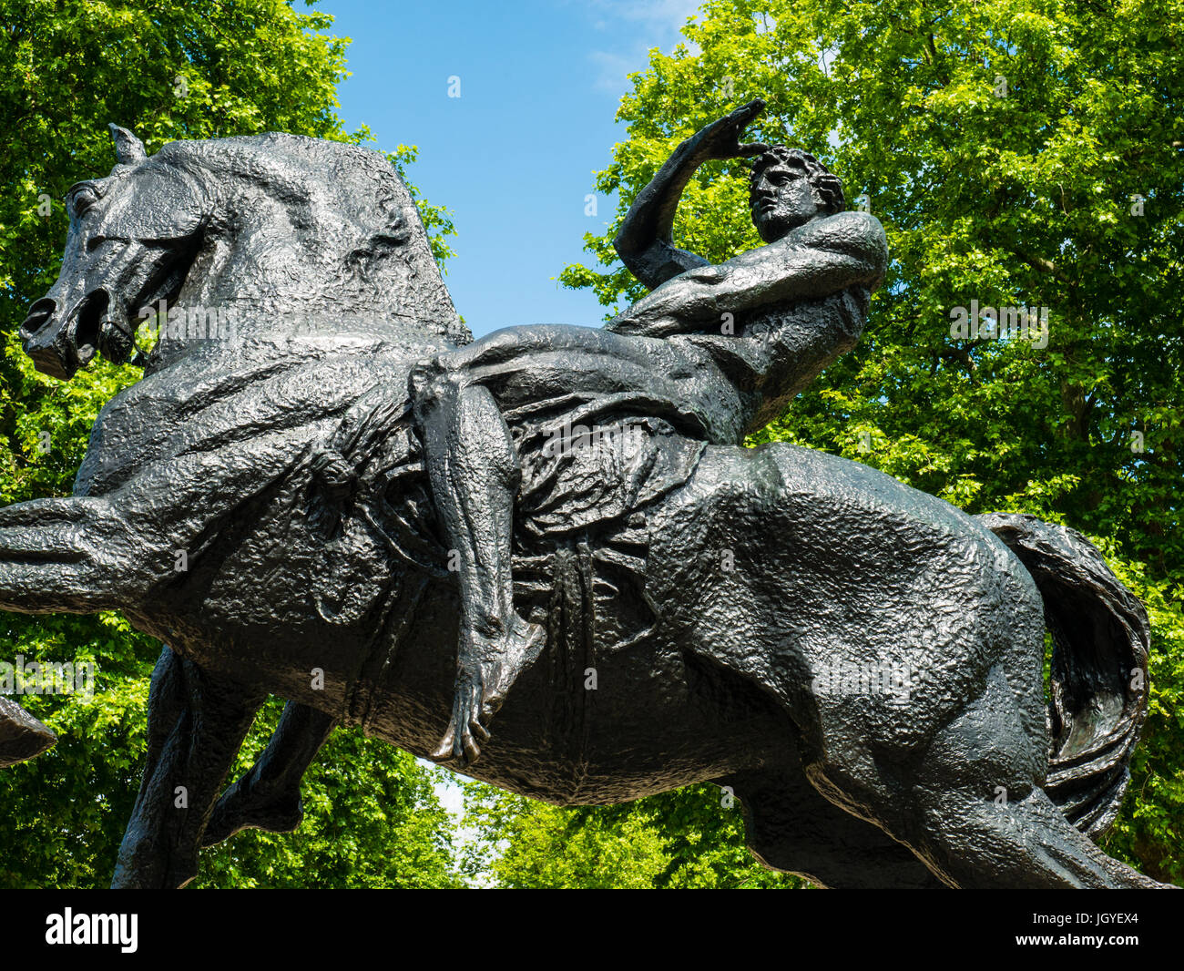 Körperliche Energie Statue von George Frederick Watts, /Hyde Park Kensington Gardens, London, England Stockfoto