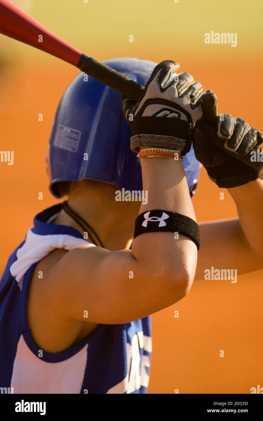 Eine weibliche Baseball-Spieler bei bat Stockfoto