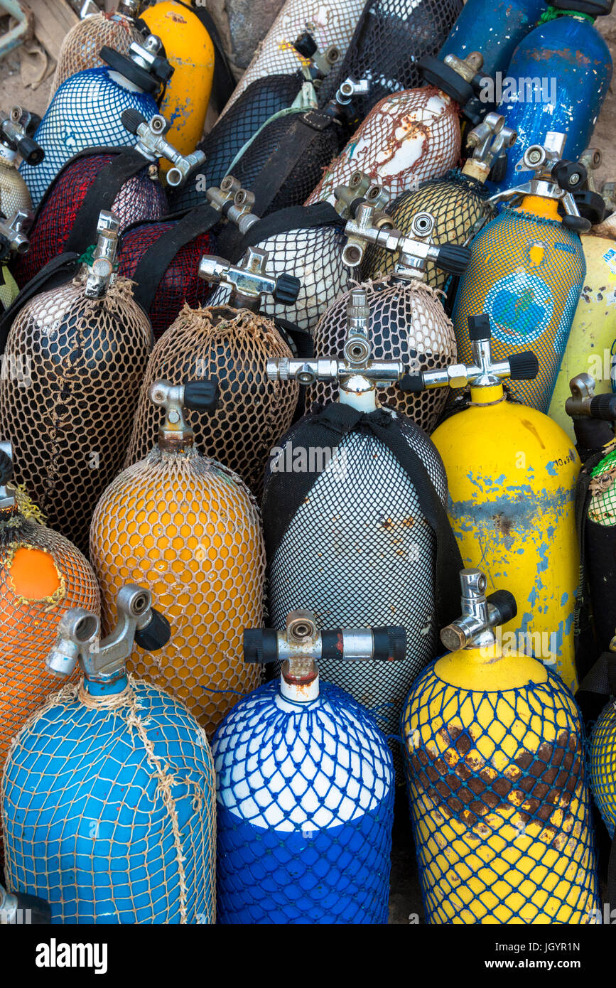 Tauchflaschen von Ngor Fischern genutzt.   Senegal. Stockfoto