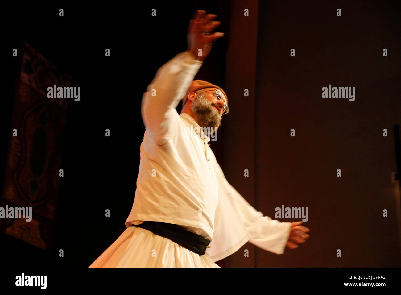 Große Mawlid de Paris Sufi-Feier. Derwisch Omar, Naqshbandi.  Frankreich. Stockfoto