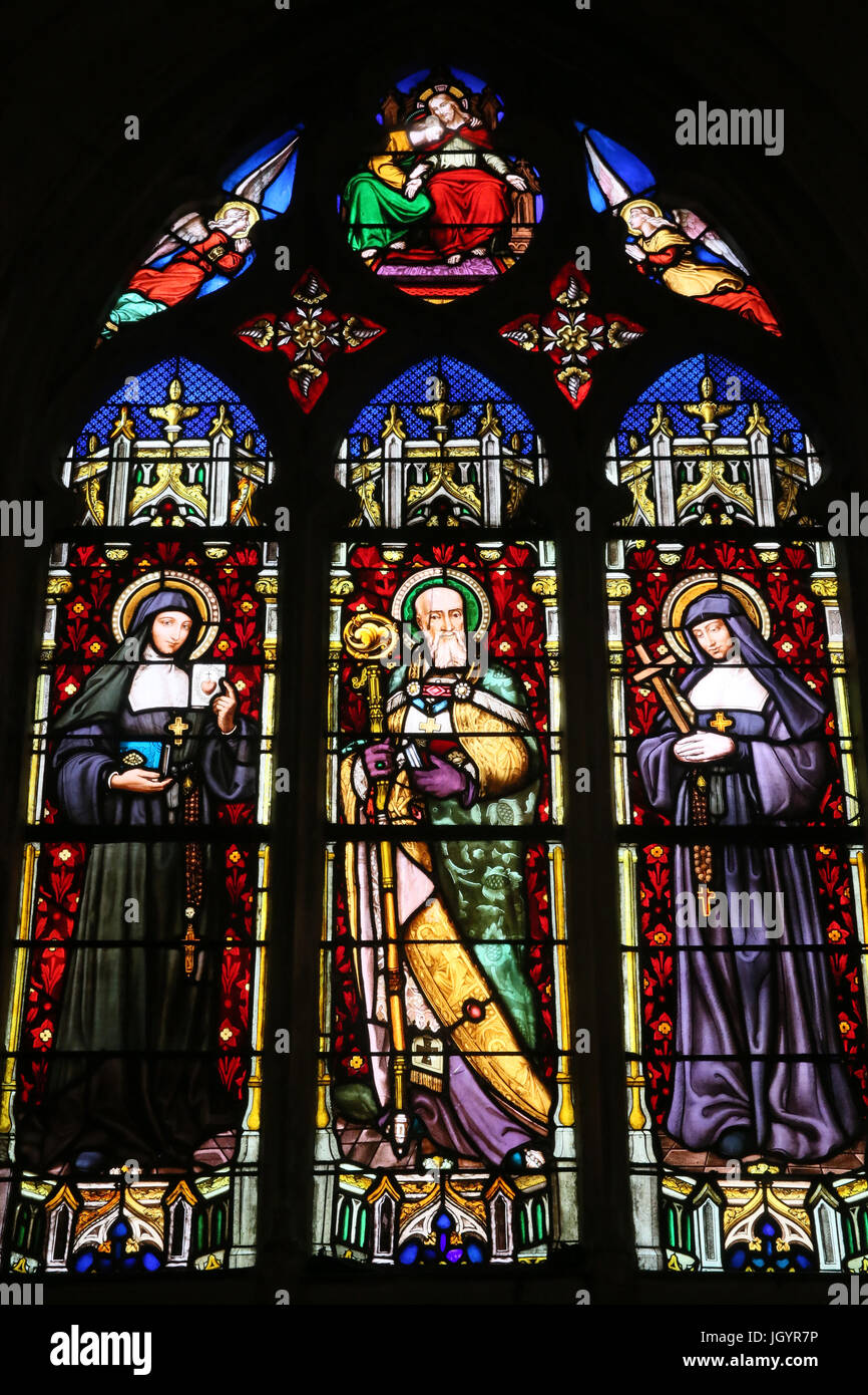 St-Paul-Kirche. Glasmalerei-Fenster. St. Margaret Mary Alacoque, Bischof Francis de Sales, Jane Frances de Chantal.  Lyon. Frankreich. Stockfoto