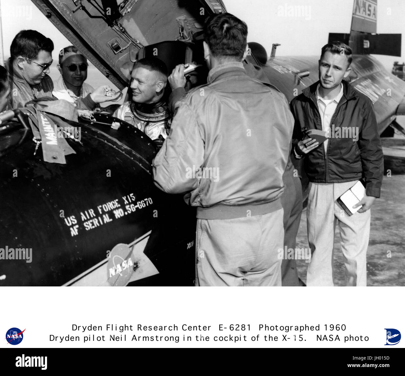 X-15 auf trockenen Seebett mit Forschung Pilot Neil Armstrong und crew Stockfoto
