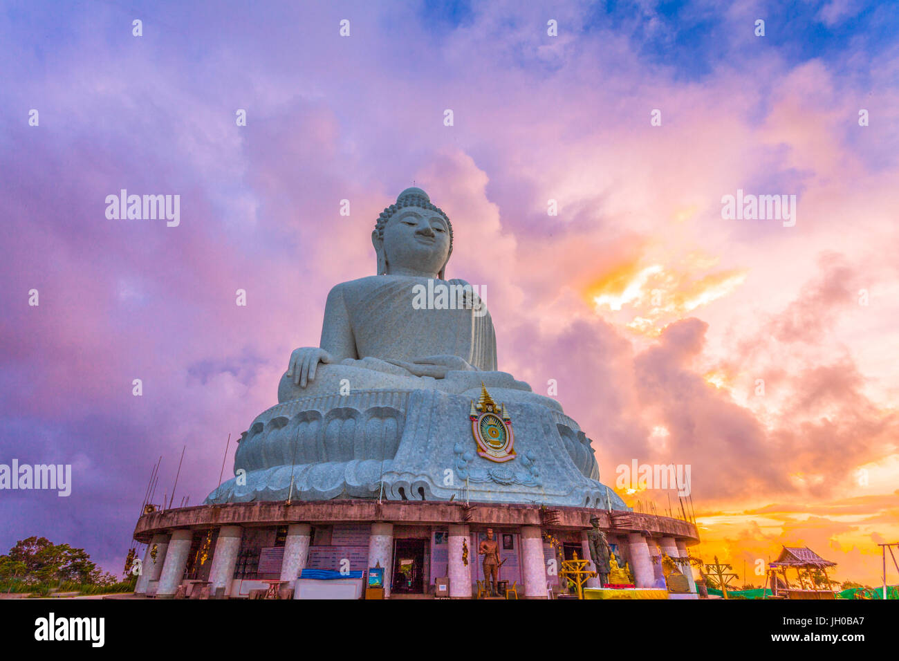 Luftaufnahmen der weiße große Phuket ist groß Buddha am Großer Buddha von Phuket ist