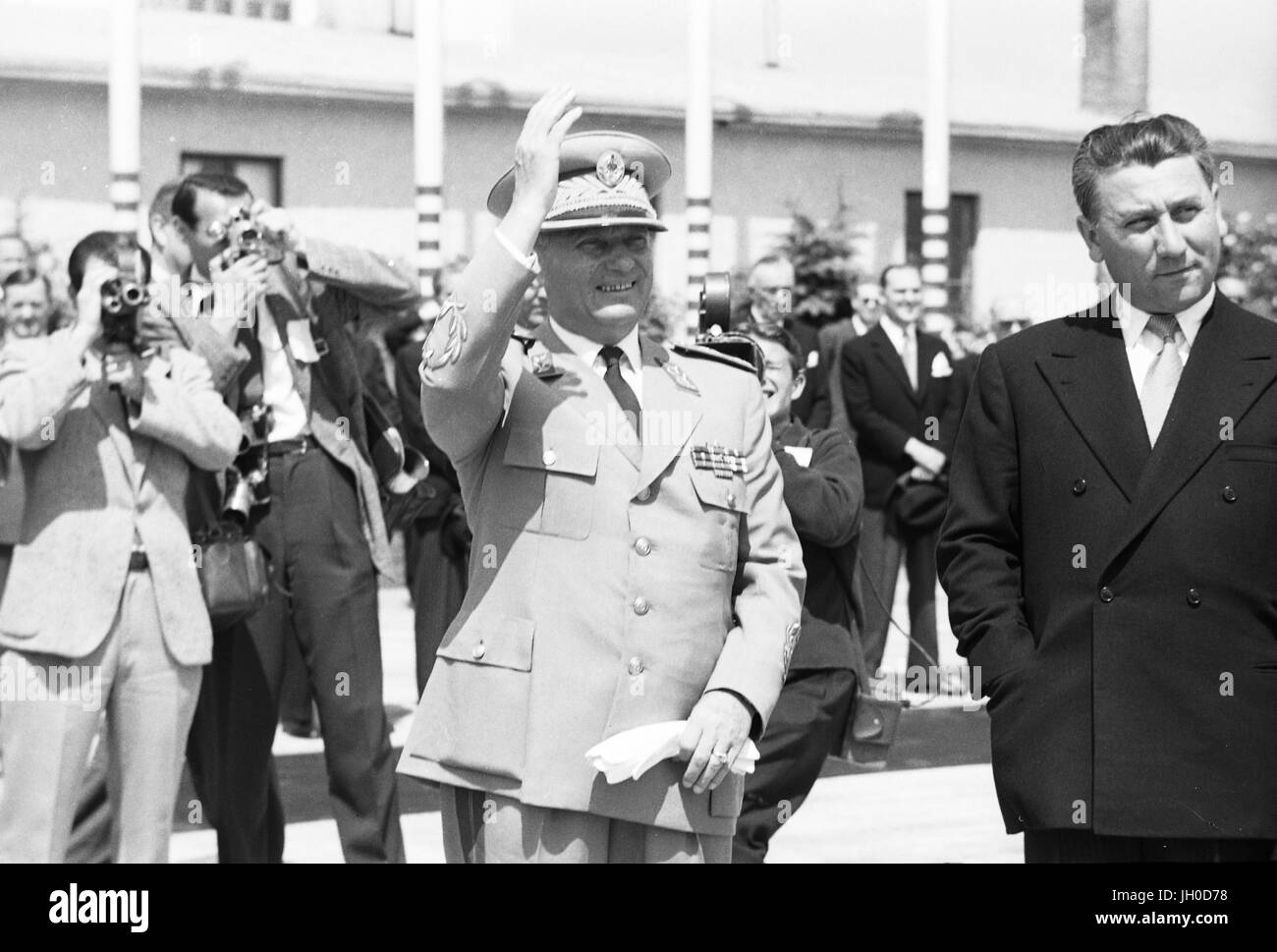 Josip Tito 1955 anlässlich eines Besuches von Nikita Khrushchev für die Belgrader Erklärung. Stockfoto