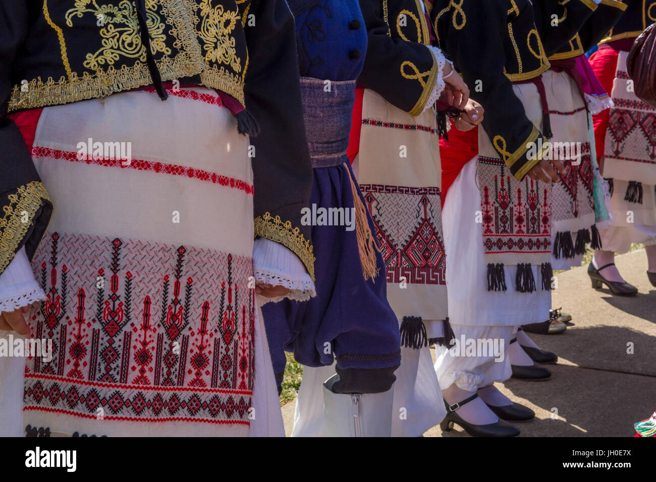 Griechisch-amerikanischen Mädchen, griechische Volkstänzer tanzen, griechischer Tanz, Marin griechische Festival, Stadt Novato, Marin County, Kalifornien Stockfoto