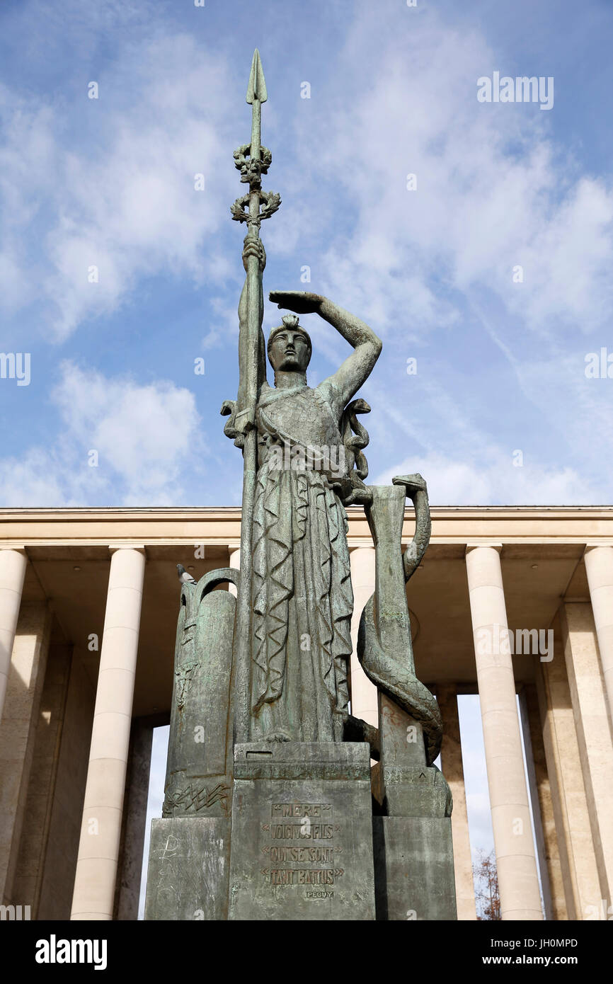 Palais de Tokyo, Esplanade am Fluss Seine, La France von Antoine Bourdelle. Frankreich. Stockfoto
