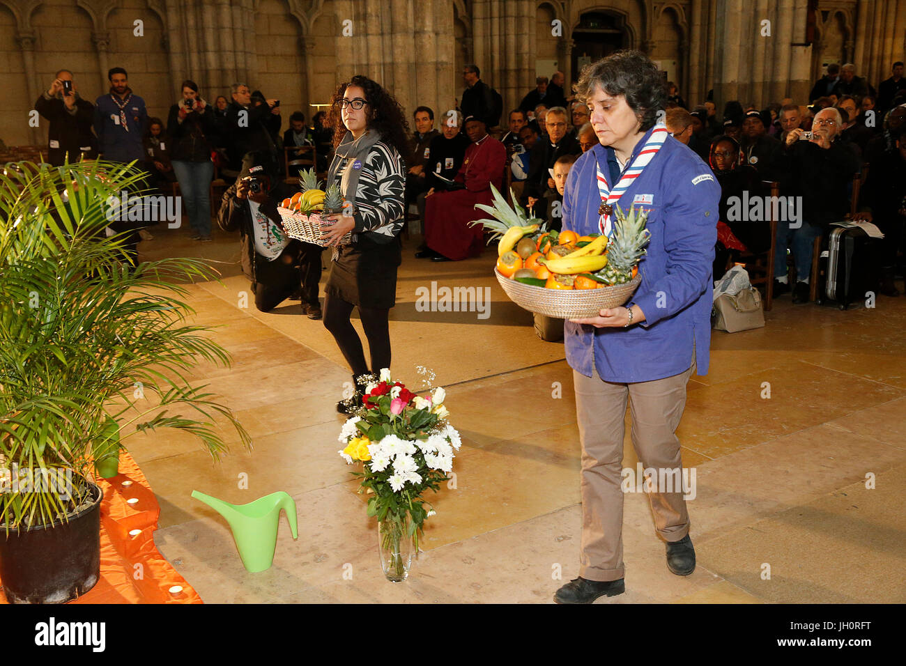 Inter-religiöse Feier für Klima in Saint Denis Kathedrale/Basilika. Frankreich. Stockfoto