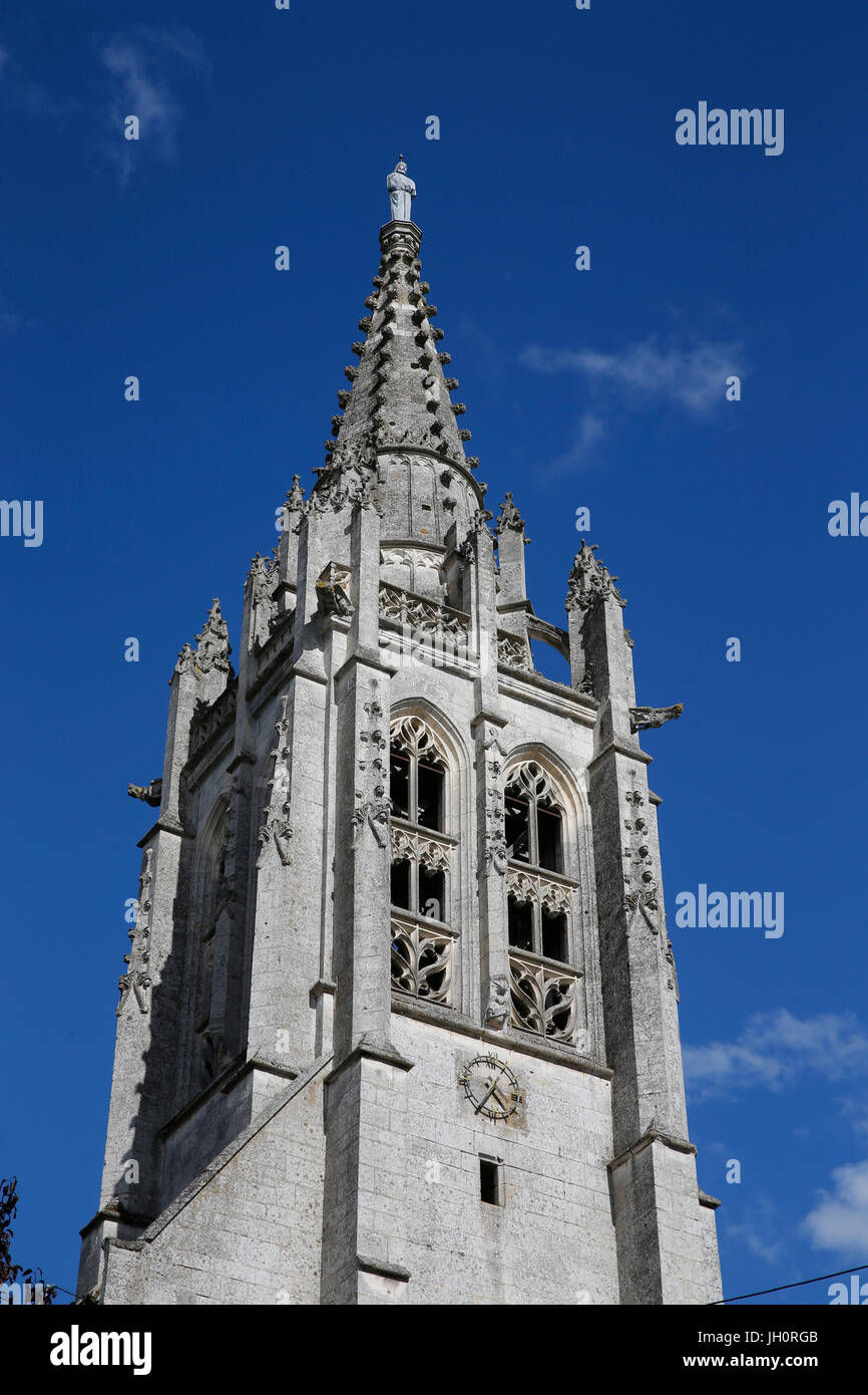 Kirchturm St. Peter, Beaumontel. Frankreich. Stockfoto