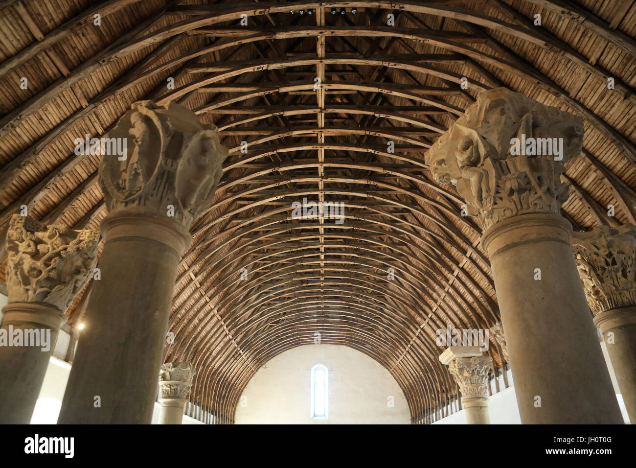 Der Müller der Abtei und der romanische Kapitelle des Chores. Cluny Abtei. 910 wurde Cluny gegründet. Frankreich. Stockfoto