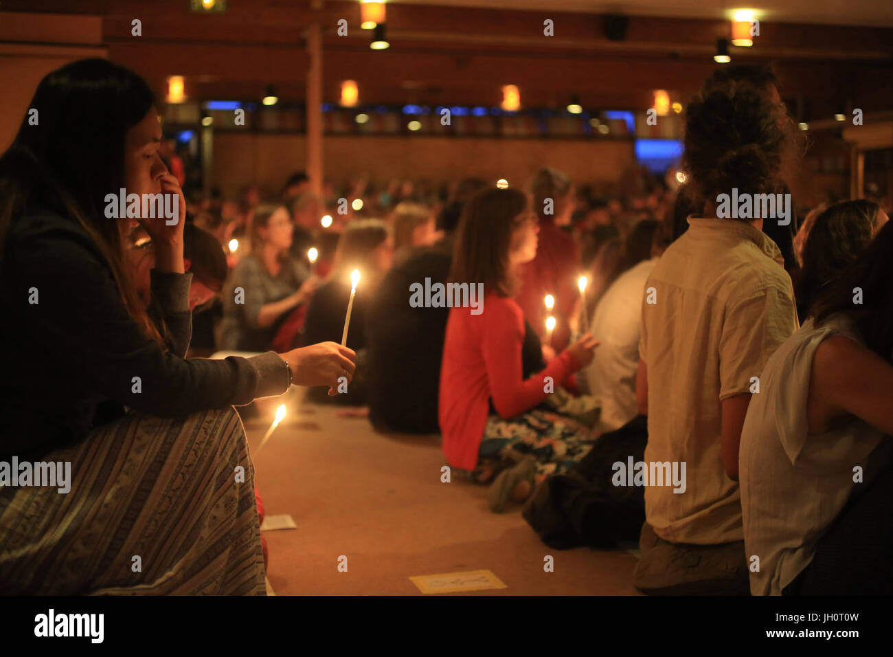 Taizé Gemeinschaft. Kirche der Versöhnung. Samstag Abend-Gebete. Stockfoto