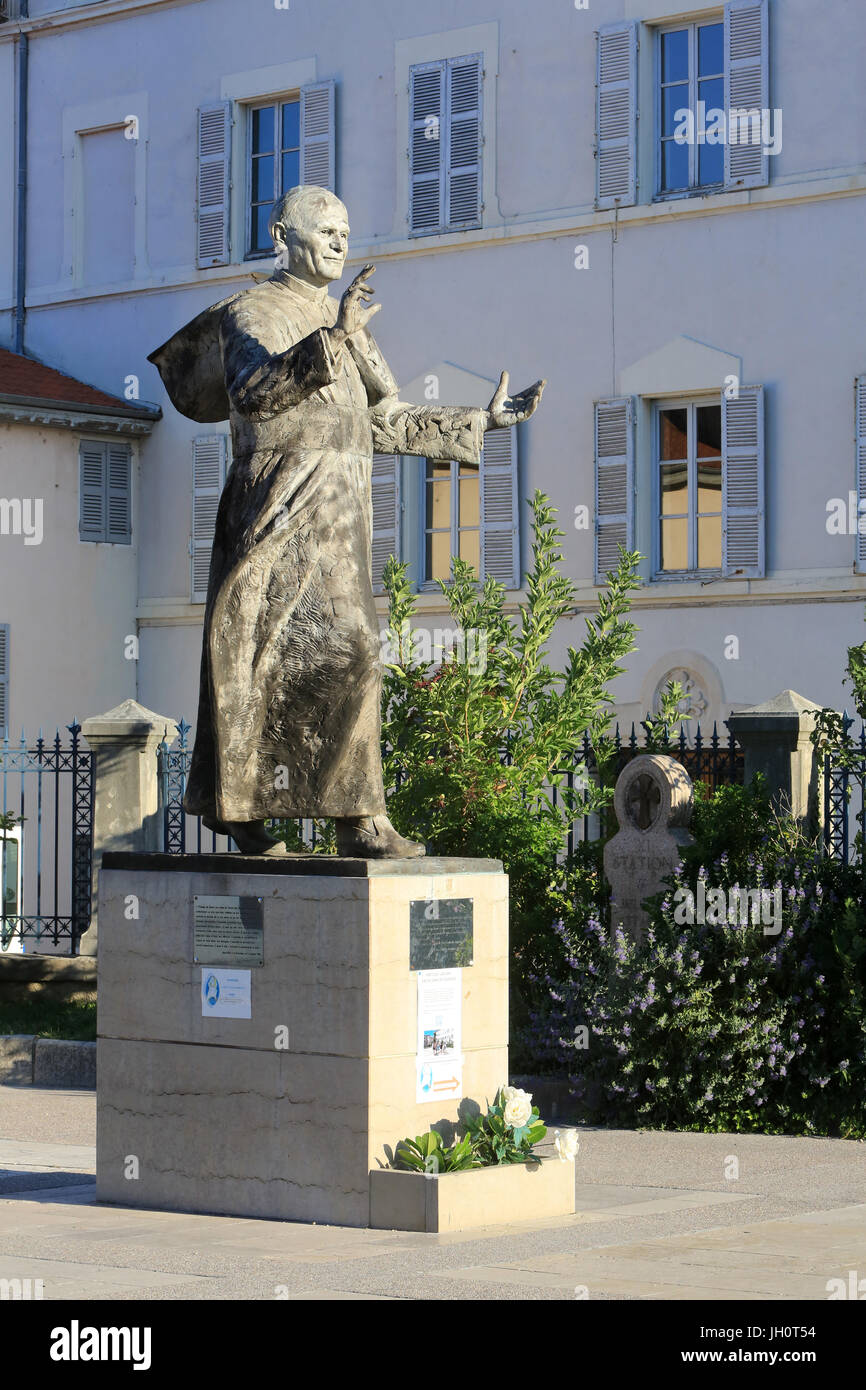 Statue von Johannes Paul II. Basilika von Notre-Dame de Fourvi re. Lyon. Stockfoto