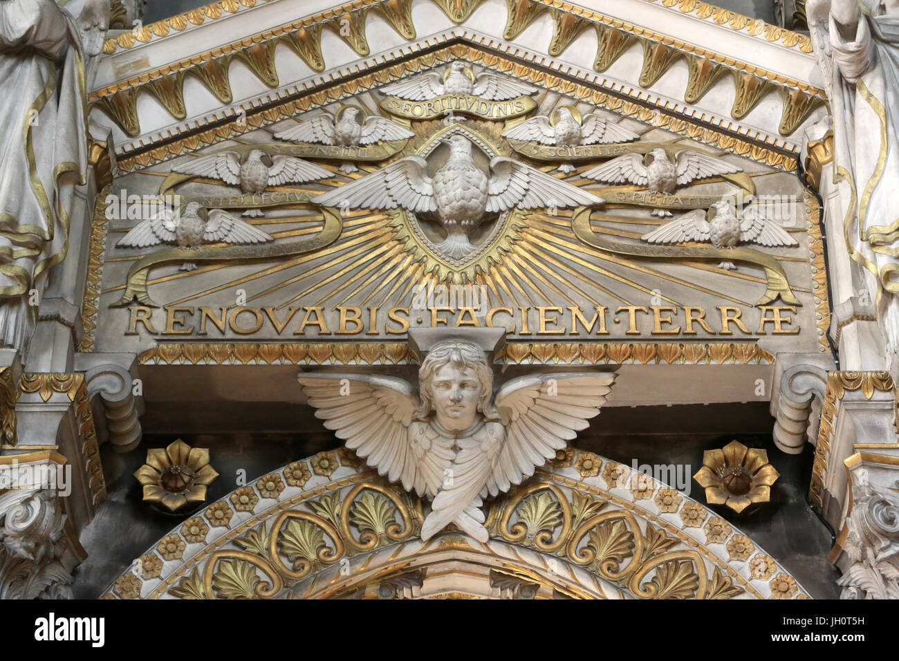 Renovabis Faciem Terrae - das Antlitz der Erde werden erneuert. St Matthew.  Basilika von Notre-Dame de Fourvi re. Lyon. Stockfoto