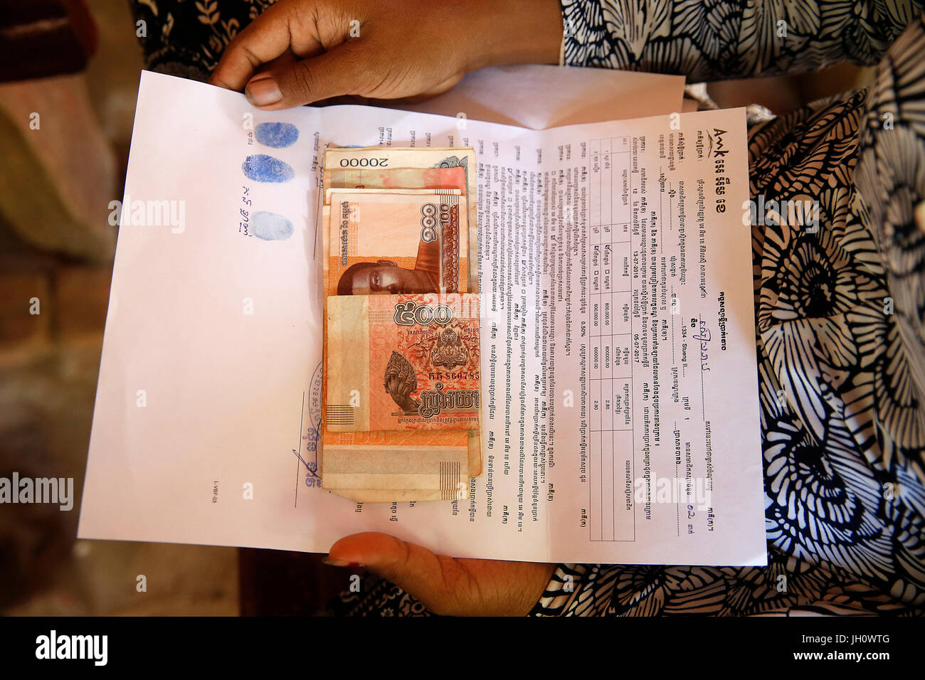 Kunde von AMK Mikrofinanz Erstattung eines Darlehens. Kambodscha. Stockfoto