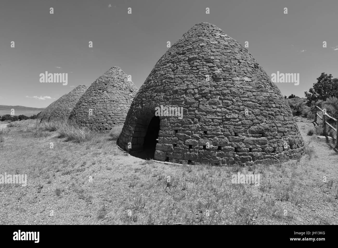 Kohleöfen zur Erstellung von Holzkohle für die Verhüttung des Erzes in Nevada im frühen 20. Jahrhundert verwendet. Stockfoto