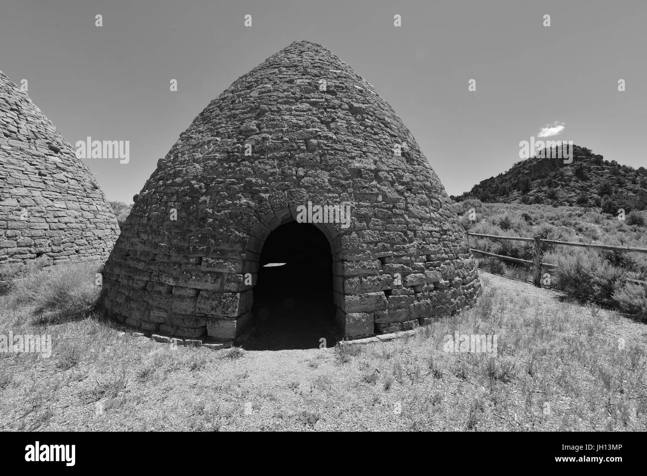 Kohleöfen zur Erstellung von Holzkohle für die Verhüttung des Erzes in Nevada im frühen 20. Jahrhundert verwendet. Stockfoto