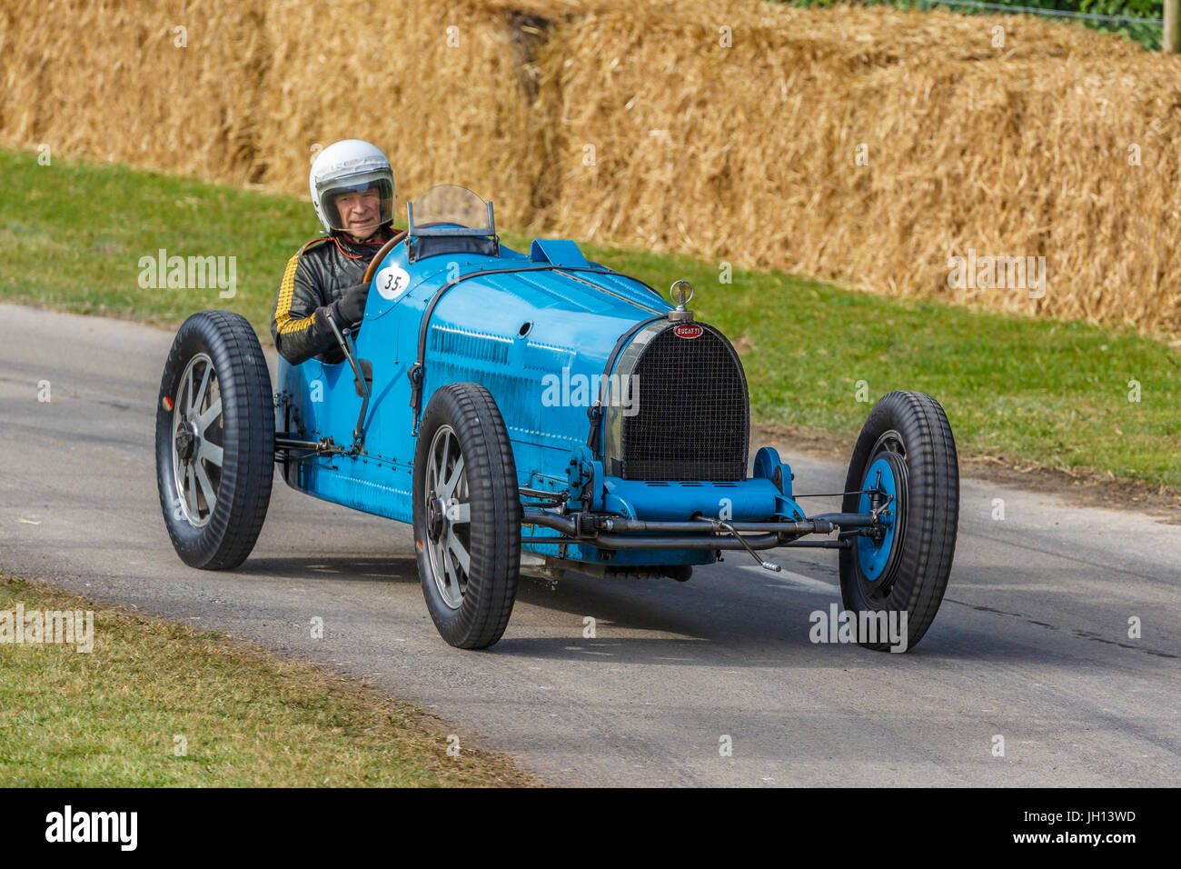 1927 Bugatti Typ 35 b mit Fahrer Julian Majzub 2017 Goodwood Festival of Speed, Sussex, UK. Stockfoto