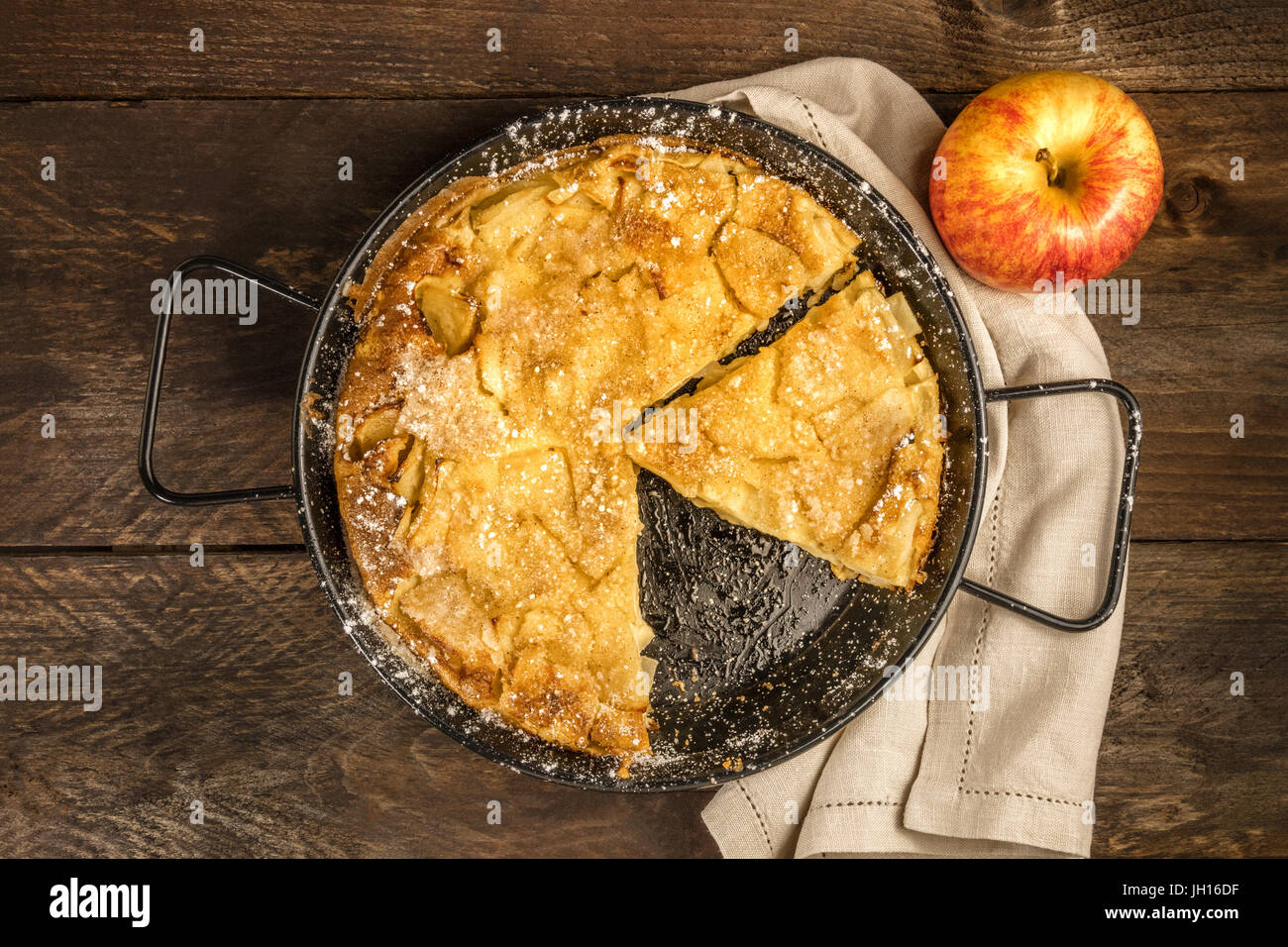 Blätterteig-Apfelkuchen mit Apfel und Exemplar, obenliegende Foto ...