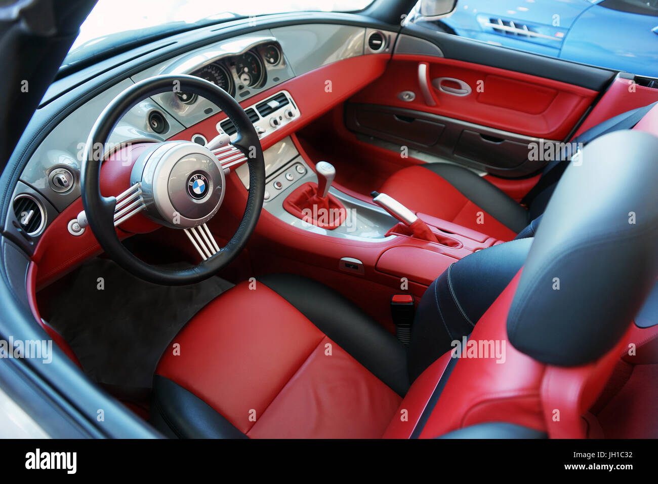 Laval, Kanada 11. Juli 2017. Innenraum des BMW Z8 Cabrio Roadster bei einem BMW Händler. Kredit: Mario Beauregard/Alamy Live-Nachrichten Stockfoto