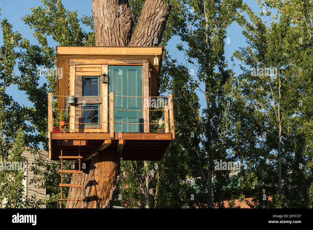 Montreal, 7. Juni 2017: Baumhaus gebaut von Odace Événements am Parc des Compagnons, Montreal Stockfoto