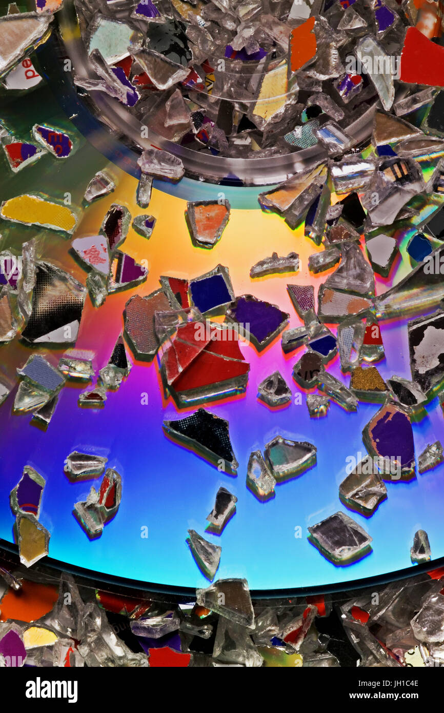 CD & DVD recycling Stockfotografie Alamy