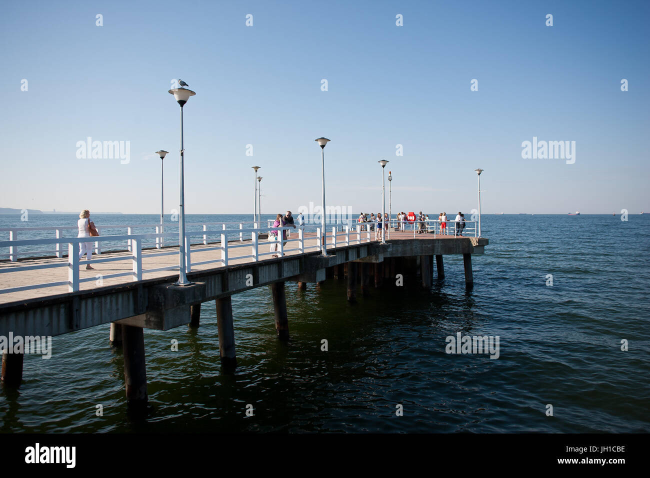 Strand und Seebrücke in Gdansk-Brzezno an der Danziger Bucht, Polen Stockfoto