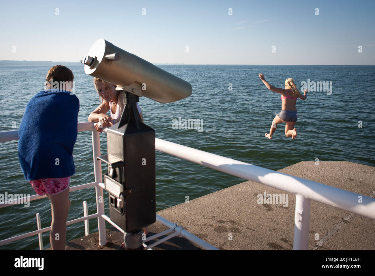 Strand und Seebrücke in Gdansk-Brzezno an der Danziger Bucht, Polen Stockfoto