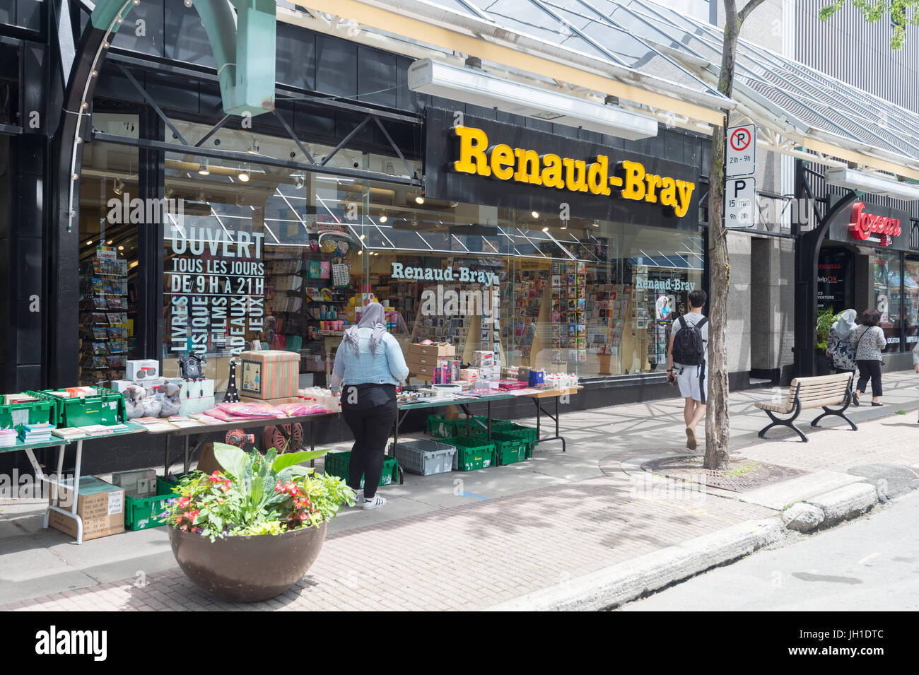 Montreal, CA - 9. Juli 2017: Renaud Bray Buchhandlung in Saint-Hubert-Straße Stockfoto