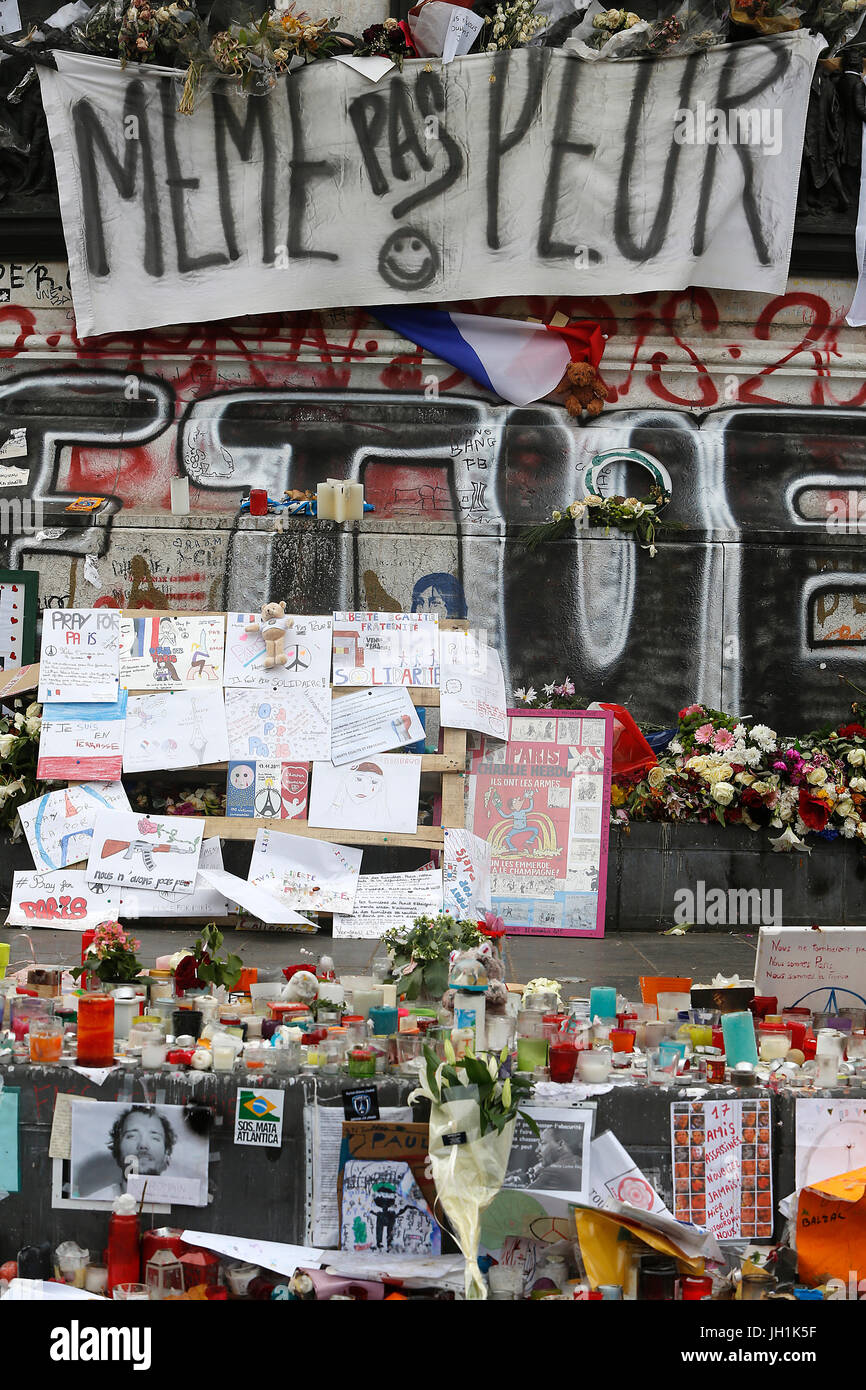 Terroranschlag-Denkmal am Place De La RŽpublique, Paris. Frankreich. Stockfoto
