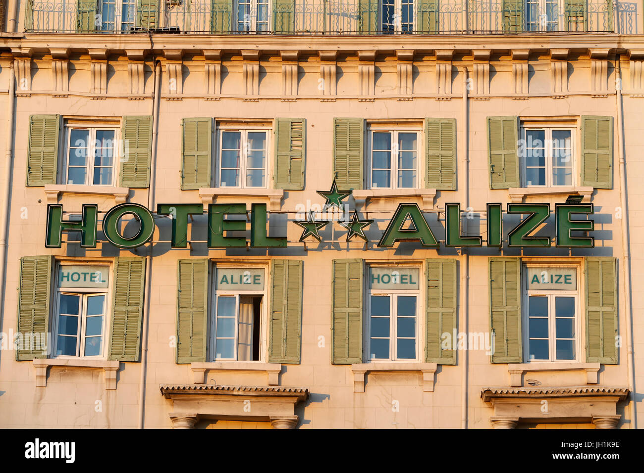 Hotel mit Blick auf den alten Hafen von Marseille. Frankreich. Stockfoto
